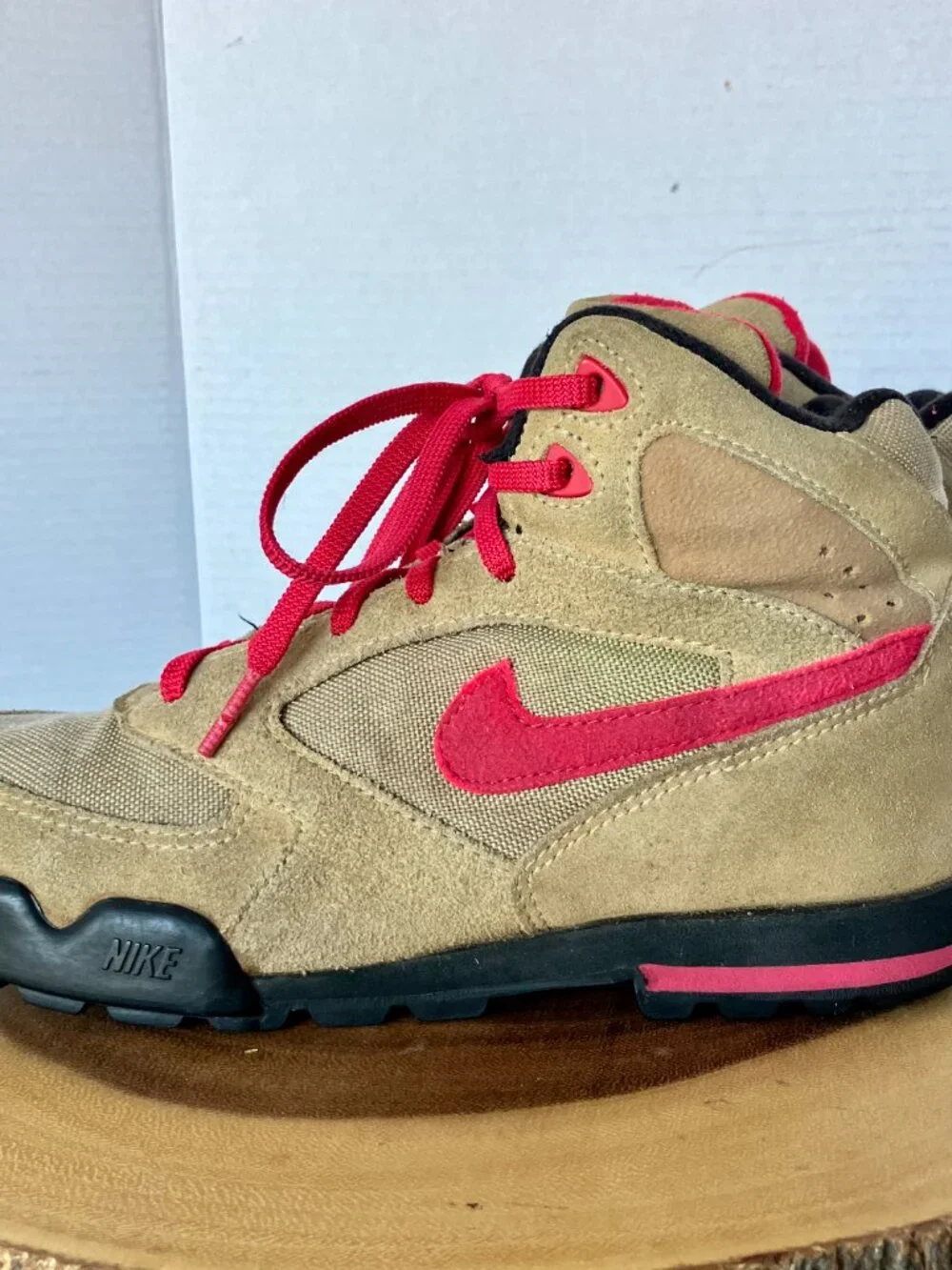 Vintage 90s CALDERA hiking boots size 7.5